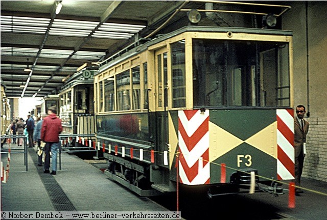 Strassenbahnwagen der Berlner Ostbahnen 39 in der Britzer Wagenhalle. Heute befindet sich der wagen im Strassenbahndepot Niederschnhausen (DVN)